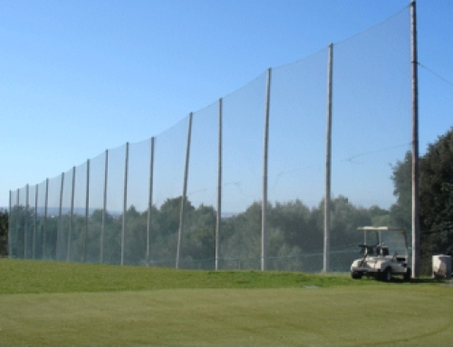 Consideraciones técnicas en el diseño de un campo de golf para evitar la caída de bolas en zonas colindantes residenciales